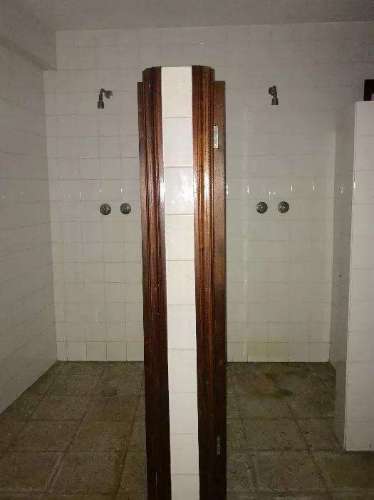 Armazém Cucujães/Aveiro com WC e escritório