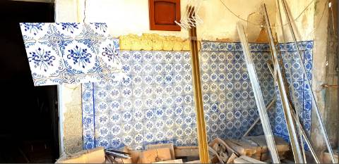 Excelente prédio na ARU Valadares - Junto à Estação Lic. Habitação, comércio.