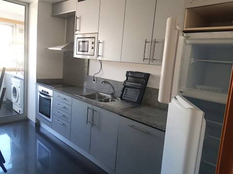 T1+1 Junto ao Pólo Universitário e S. João