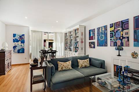 T1 Próximo ao Metro de Francos - Com terraço - Conforto, Requinte e Localização Perfeita!
