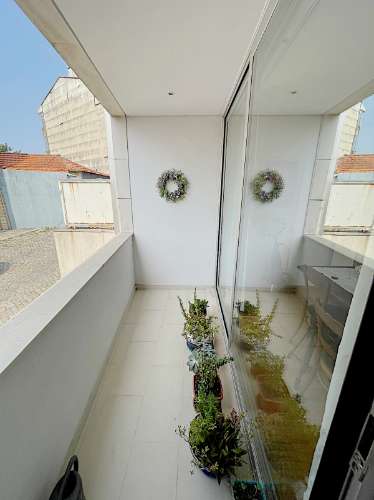 T1 Próximo ao Metro de Francos - Com terraço - Conforto, Requinte e Localização Perfeita!
