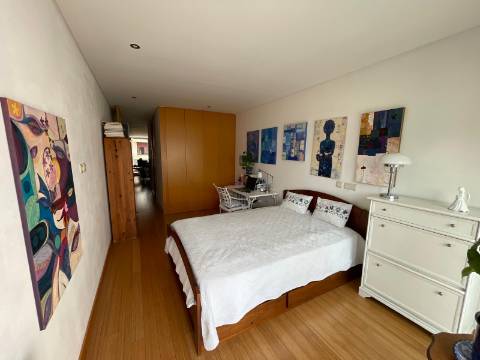 T1 Próximo ao Metro de Francos - Com terraço - Conforto, Requinte e Localização Perfeita!
