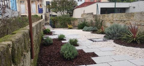 Apartamento 1 Quarto com jardim Todo remodelado Boavista - Ao metro