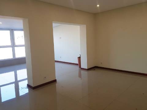 Arrenda T2 | Apartamento com terraço Junto à Igreja da Areosa
