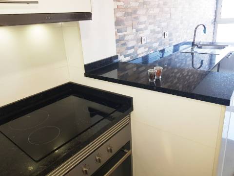 Arrenda T2 | Apartamento com terraço Junto à Igreja da Areosa