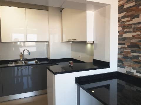 Arrenda T2 | Apartamento com terraço Junto à Igreja da Areosa