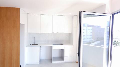 t1 novo, com garagem, varanda-terraço, jardim