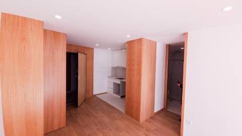 t1 novo, com garagem, varanda-terraço, jardim