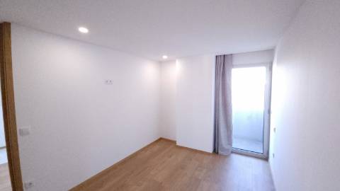 t1 novo, com garagem, varanda-terraço, jardim