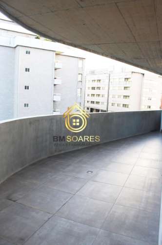 T2 novo - Cond. Fechado, L. garagem, jardim,