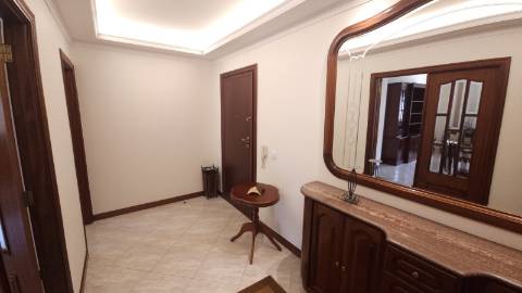 T2 Mobilado e Equipado, com garagem Ermesinde