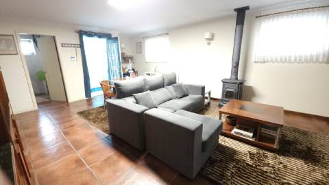 Moradia 4 frentes, jardim, garagem, 3 quartos - Portugal