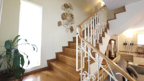 Moradia 4 frentes, jardim, garagem, 3 quartos - Portugal