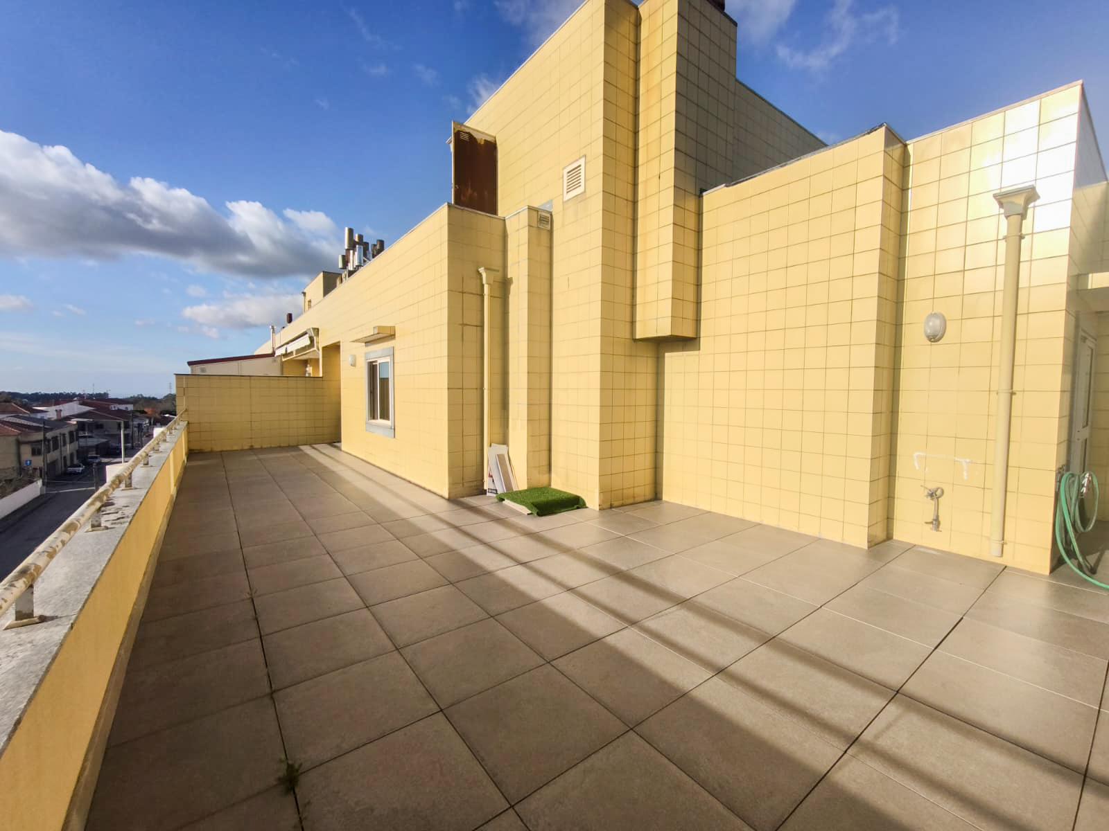 3-Bedroom with Large Terrace, Fireplace, 2 Garages and Suite