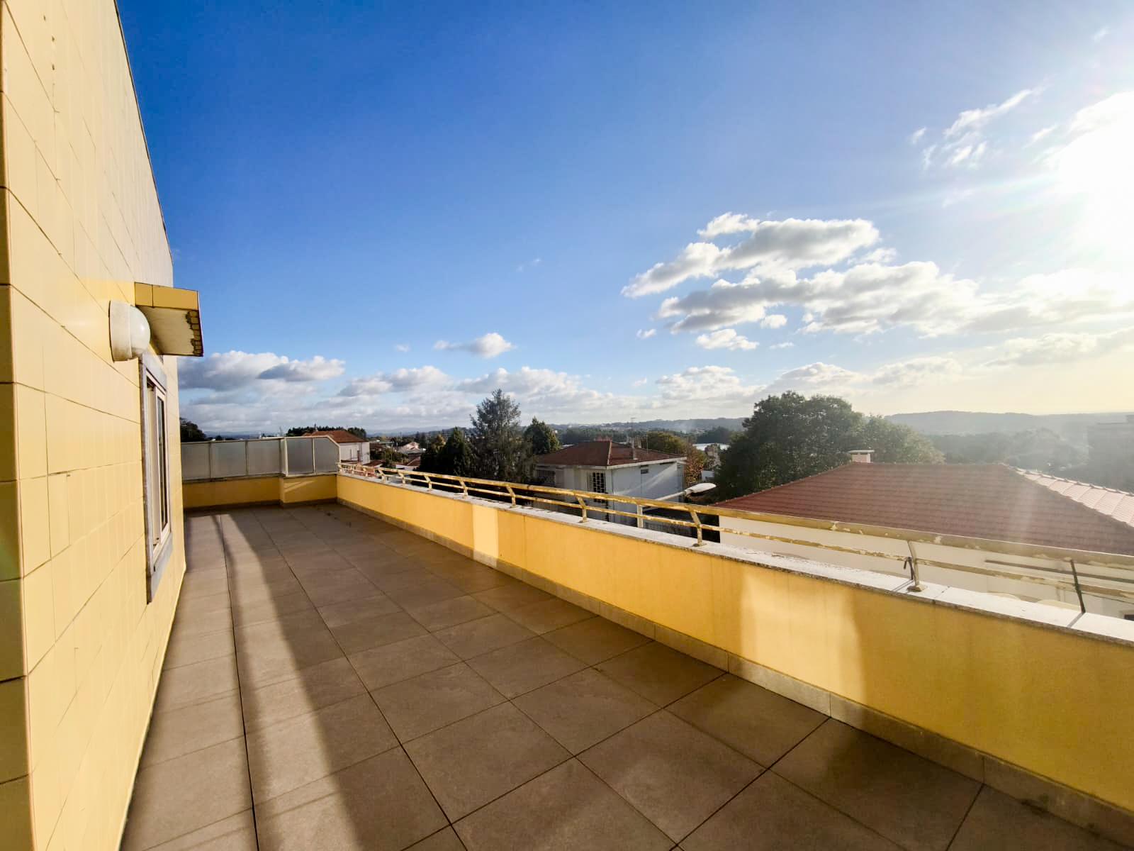 3-Bedroom with Large Terrace, Fireplace, 2 Garages and Suite