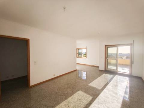 3-Bedroom with Large Terrace, Fireplace, 2 Garages and Suite