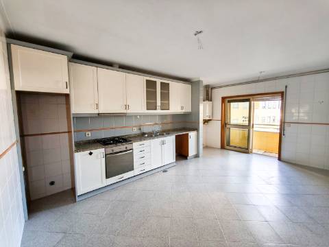 3-Bedroom with Large Terrace, Fireplace, 2 Garages and Suite