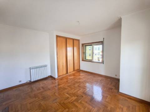 3-Bedroom with Large Terrace, Fireplace, 2 Garages and Suite