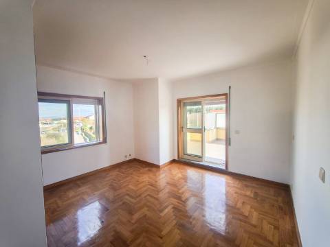 3-Bedroom with Large Terrace, Fireplace, 2 Garages and Suite