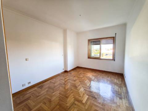 3-Bedroom with Large Terrace, Fireplace, 2 Garages and Suite