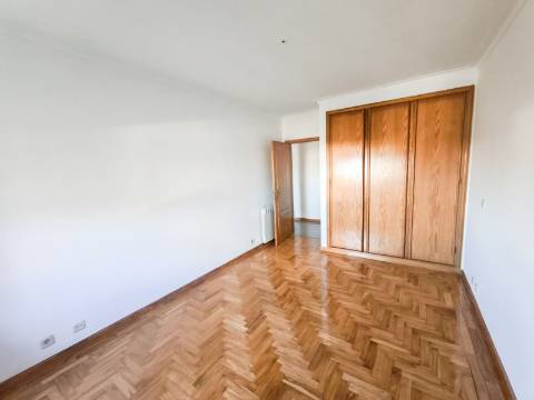 3-Bedroom with Large Terrace, Fireplace, 2 Garages and Suite