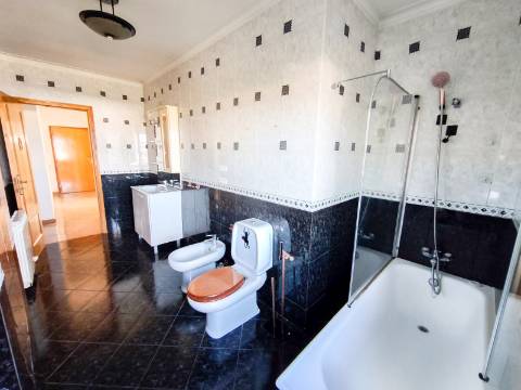 3-Bedroom with Large Terrace, Fireplace, 2 Garages and Suite