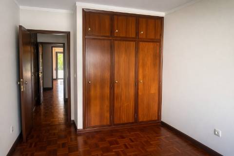 t2, duas suítes, garagem, com varanda - Porto - Portugal