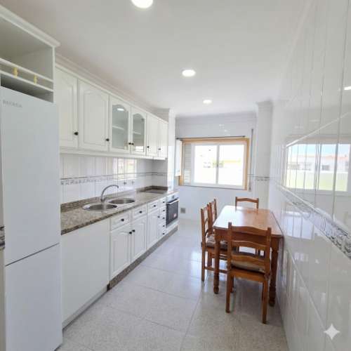 T1 Ermesinde com lareira, armários embutidos, garagem fechada e arrumos