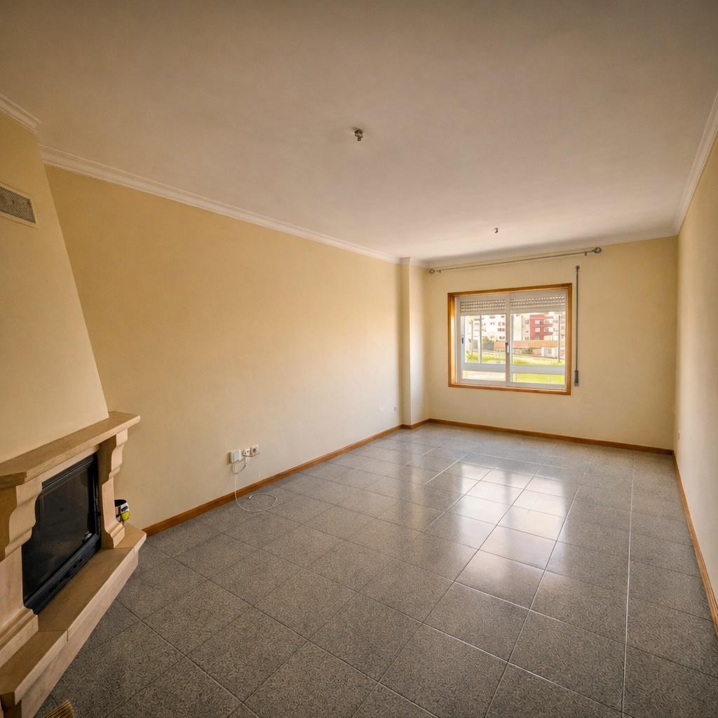 T1 Ermesinde com lareira, armários embutidos, garagem fechada e arrumos