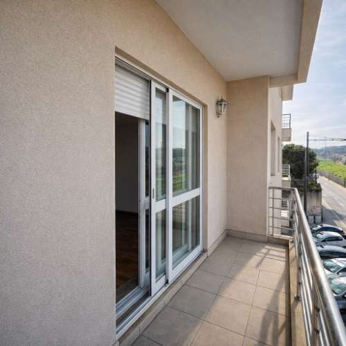 T1 Ermesinde com lareira, armários embutidos, garagem fechada e arrumos