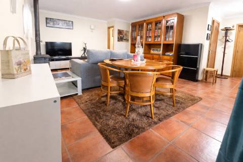 Moradia 4 frentes, jardim, garagem, 3 quartos - Portugal