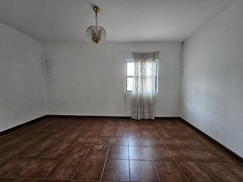 Refúgio Perfeito para Renovar - Moradia T1 em Baião