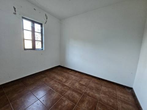 Refúgio Perfeito para Renovar - Moradia T1 em Baião