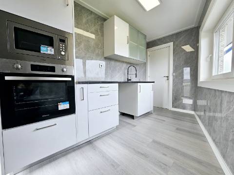 T3 Ermesinde| Totalmente Renovado| Suite| Varanda| L. Garagem