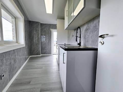 T3 Ermesinde| Totalmente Renovado| Suite| Varanda| L. Garagem