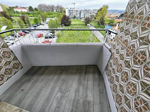 T3 Ermesinde| Totalmente Renovado| Suite| Varanda| L. Garagem