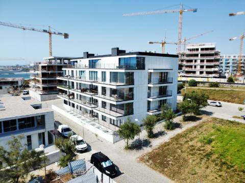 T1 Novo com Terraço e Acabamentos de Luxo - Seca do Bacalhau