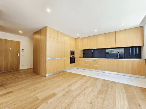 T1 Novo com Terraço e Acabamentos de Luxo - Seca do Bacalhau