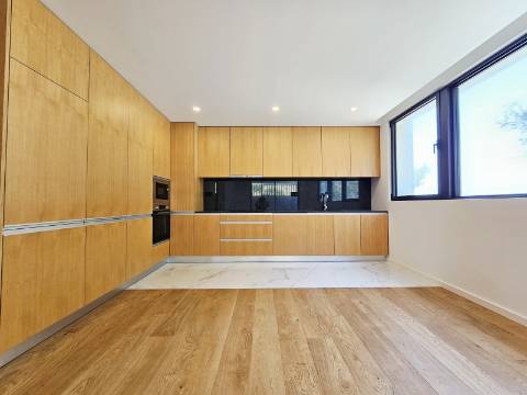 T1 Novo com Terraço e Acabamentos de Luxo - Seca do Bacalhau