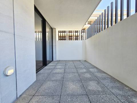T1 Novo com Terraço e Acabamentos de Luxo - Seca do Bacalhau