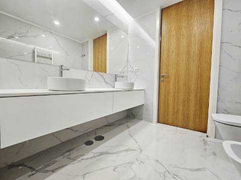 T1 Novo com Terraço e Acabamentos de Luxo - Seca do Bacalhau