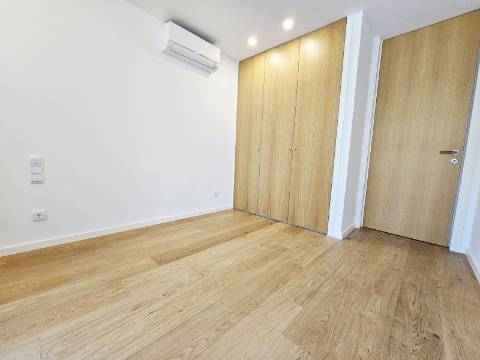 T1 Novo com Terraço e Acabamentos de Luxo - Seca do Bacalhau