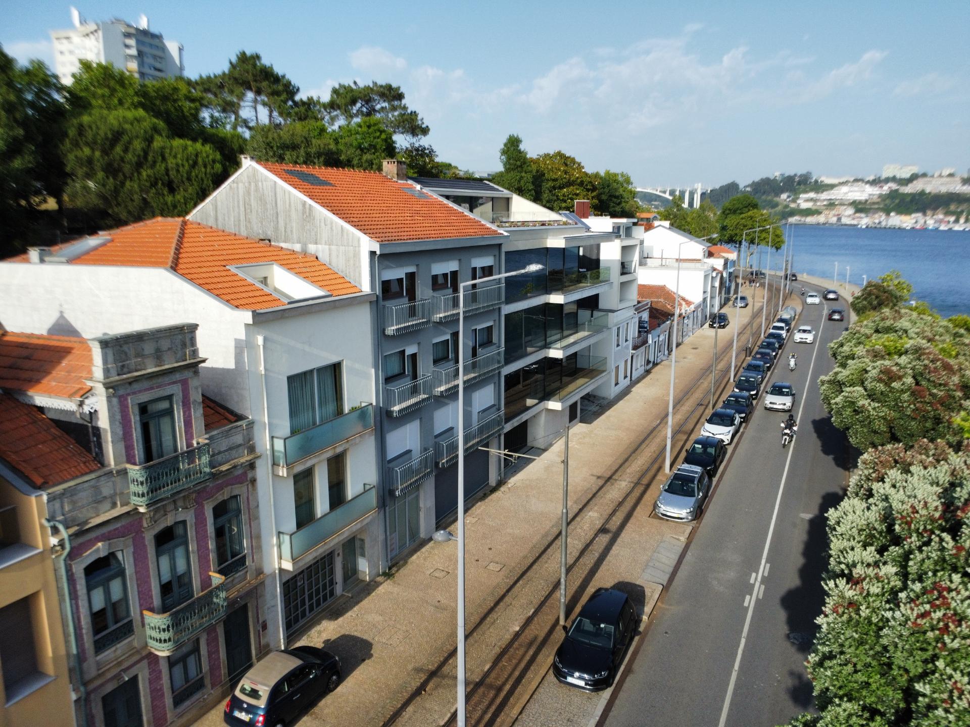 T4 com Terraço e Vista Rio - Junto às Piscinas do Fluvial