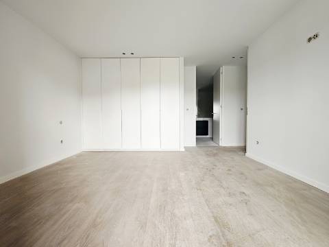 T3 Novo| Gueifães| Suite| G. Fechada 2 Carros