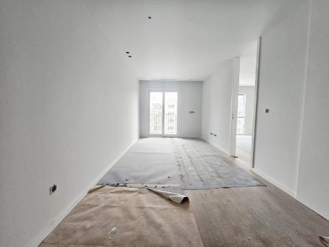 T1 Novo| Gueifães| Varanda| G. Fechada