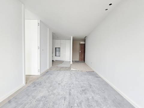 T1 Novo| Gueifães| Varanda| G. Fechada