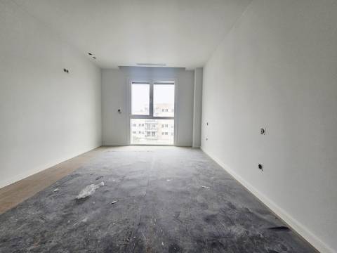 T1 Novo| Gueifães| Varanda| G. Fechada