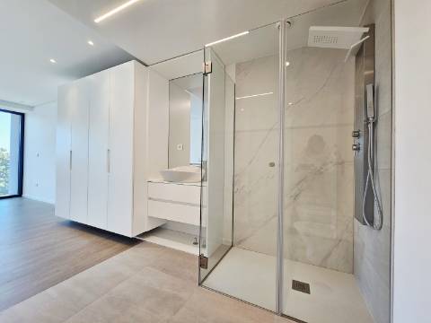 T3 Novo| 2 Suites| 2 Frentes| Garagem Fechada| Ultimo Para Venda