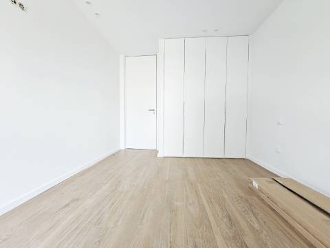 T1 Novo| Gueifães| Varanda| G. Fechada