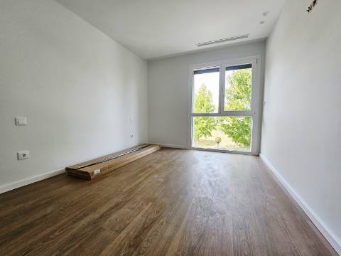 T1 Novo| Gueifães| Varanda| G. Fechada